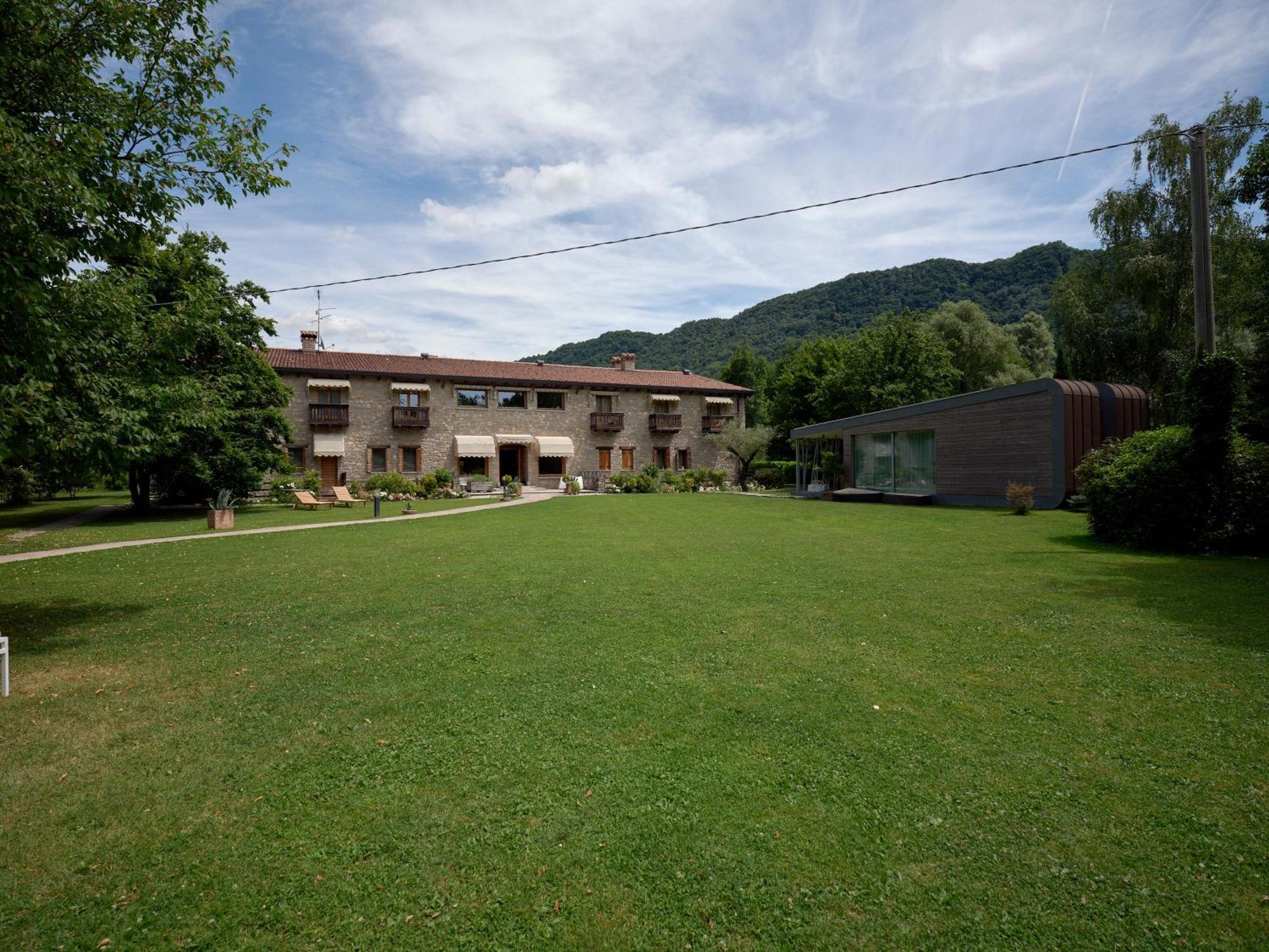 Ai Cadelach Hotel Giulia Revine Lago Zewnętrze zdjęcie