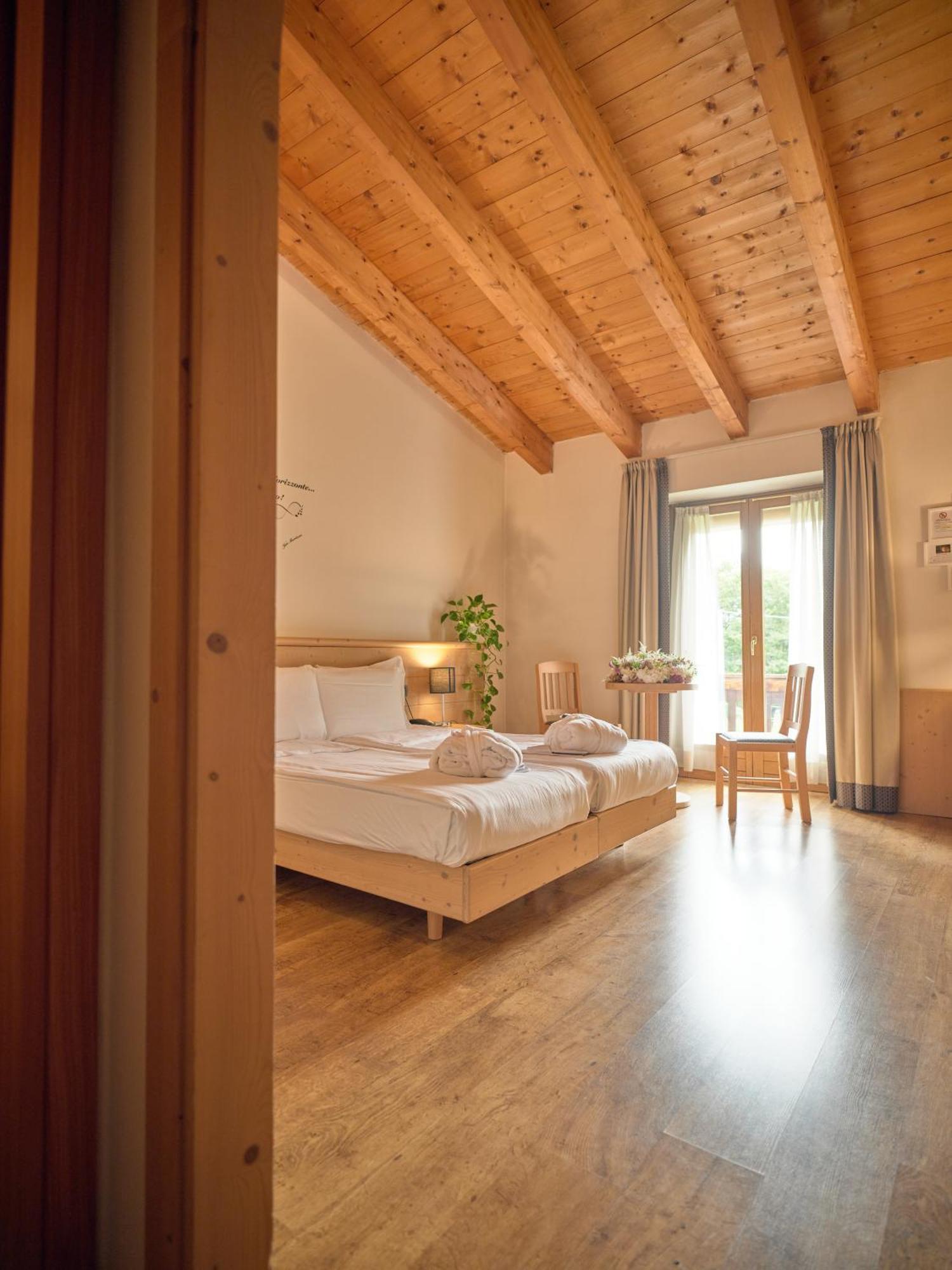 Ai Cadelach Hotel Giulia Revine Lago Zewnętrze zdjęcie