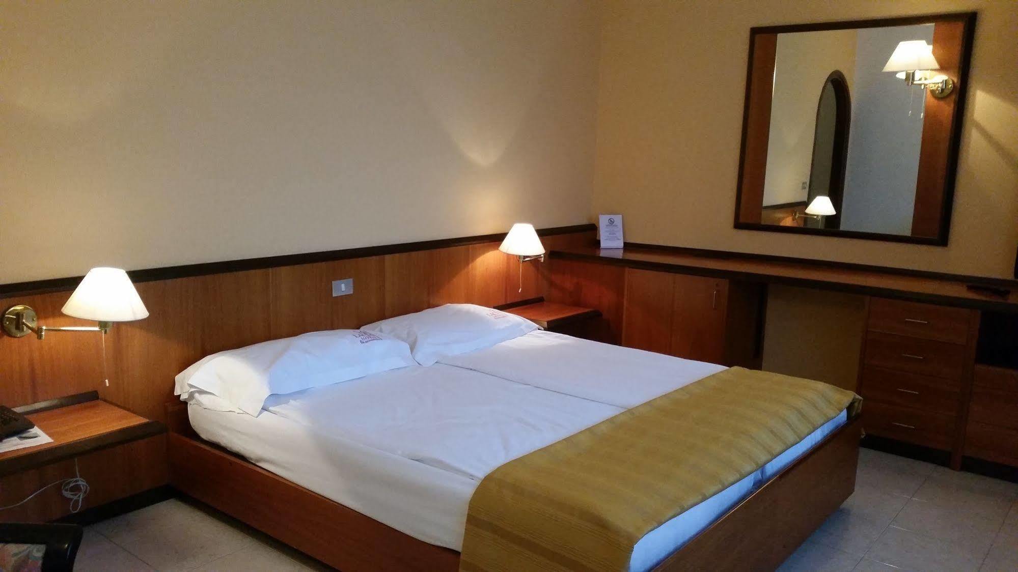 Ai Cadelach Hotel Giulia Revine Lago Zewnętrze zdjęcie